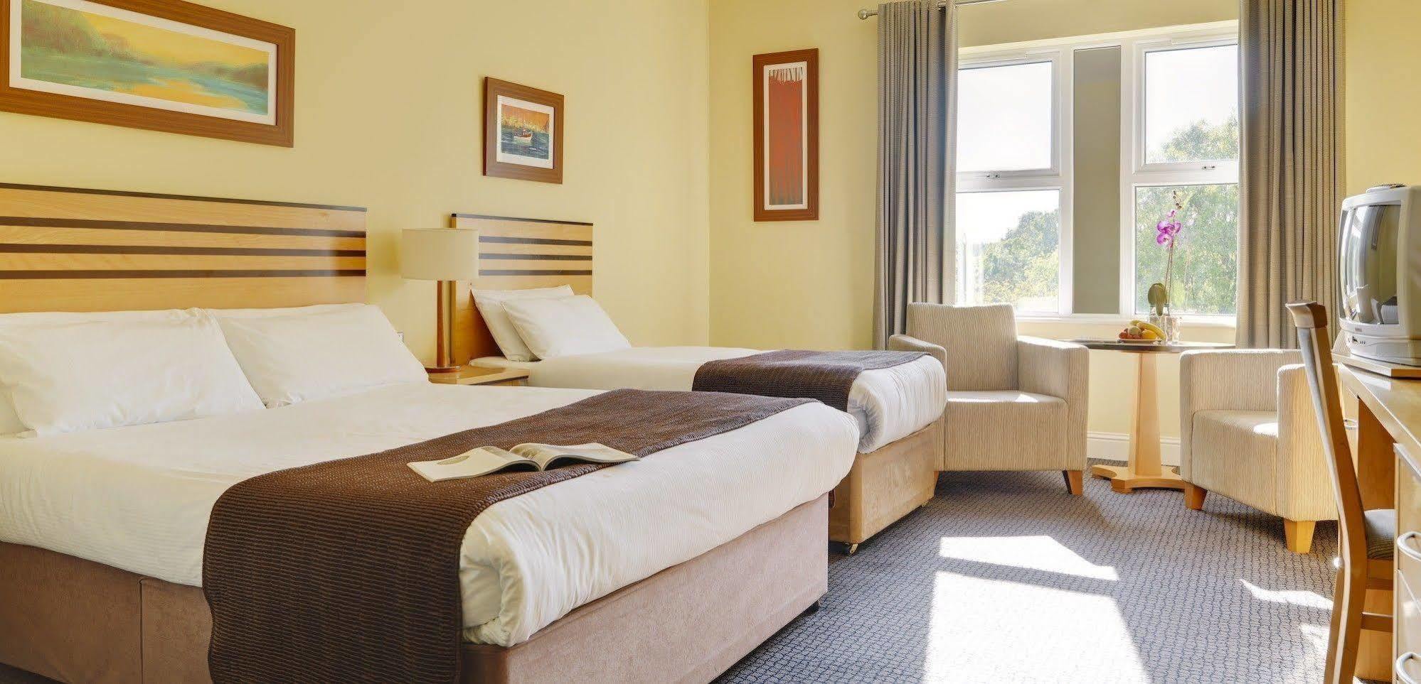 Breaffy House Hotel And Spa คาสเซิลบาร์ ภายนอก รูปภาพ