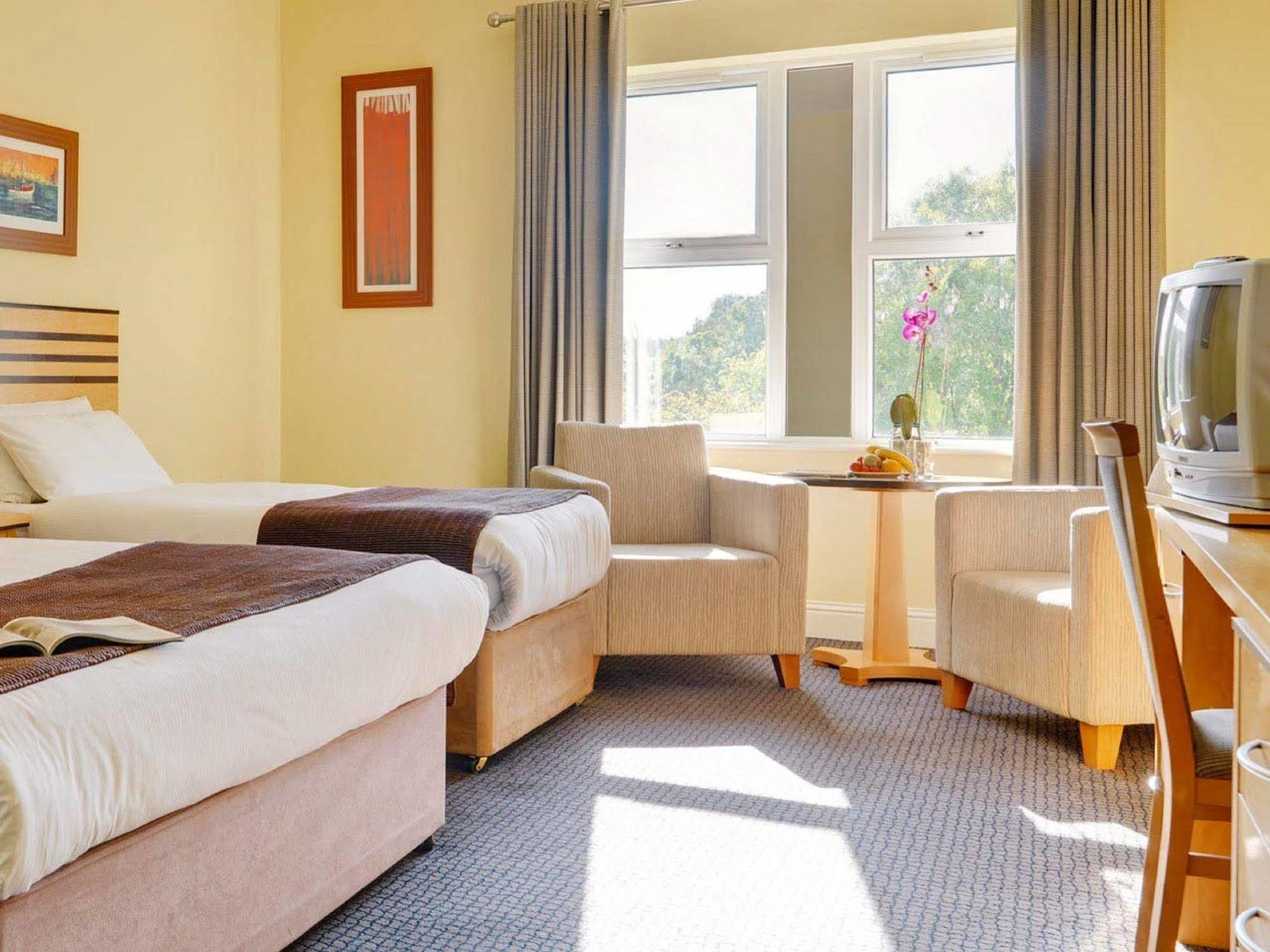 Breaffy House Hotel And Spa คาสเซิลบาร์ ภายนอก รูปภาพ