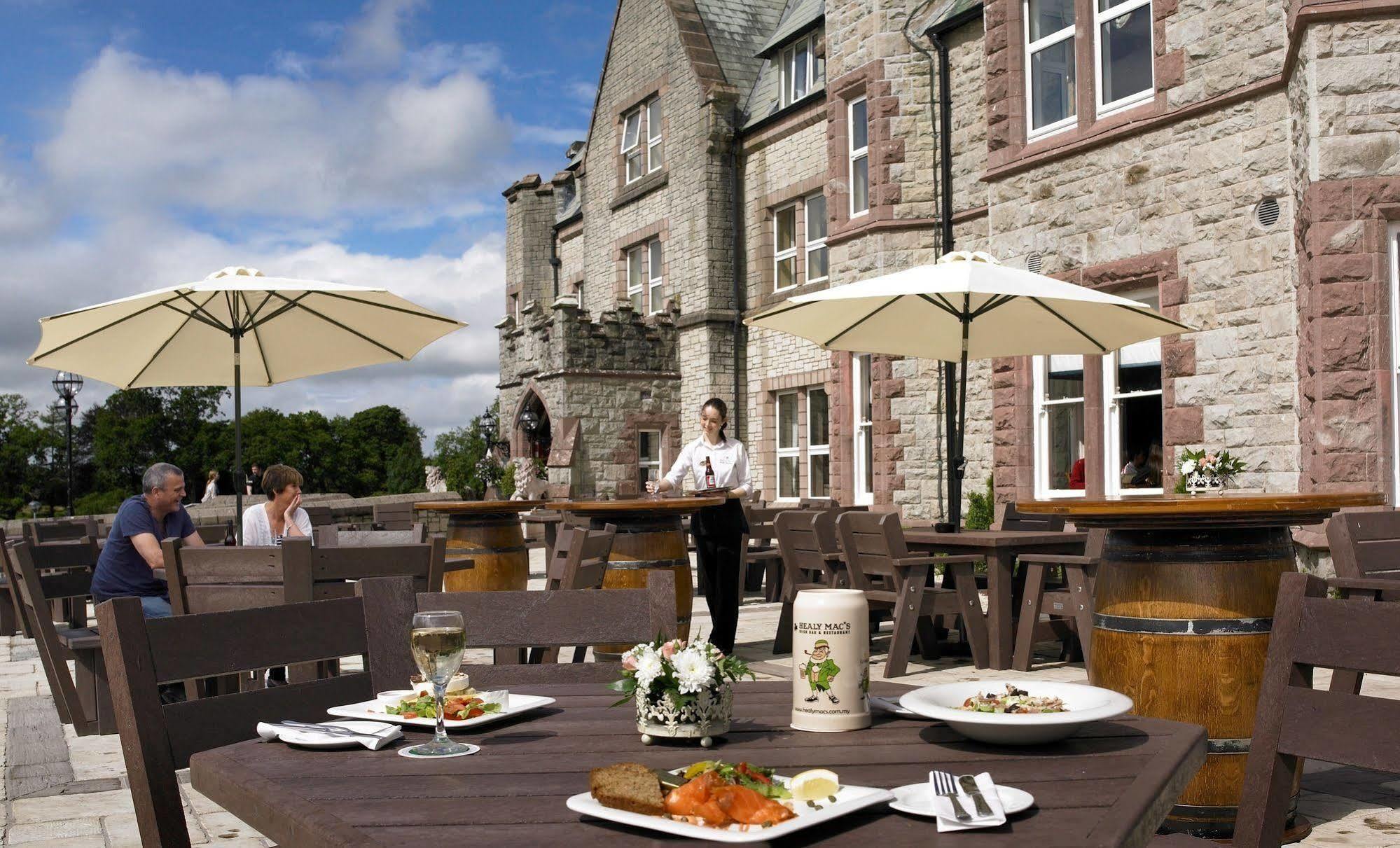 Breaffy House Hotel And Spa คาสเซิลบาร์ ภายนอก รูปภาพ